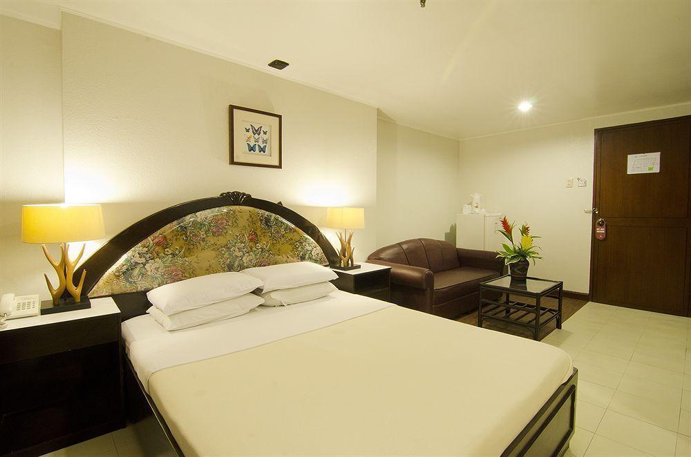 Asia Stars Hotel Таклобан Экстерьер фото